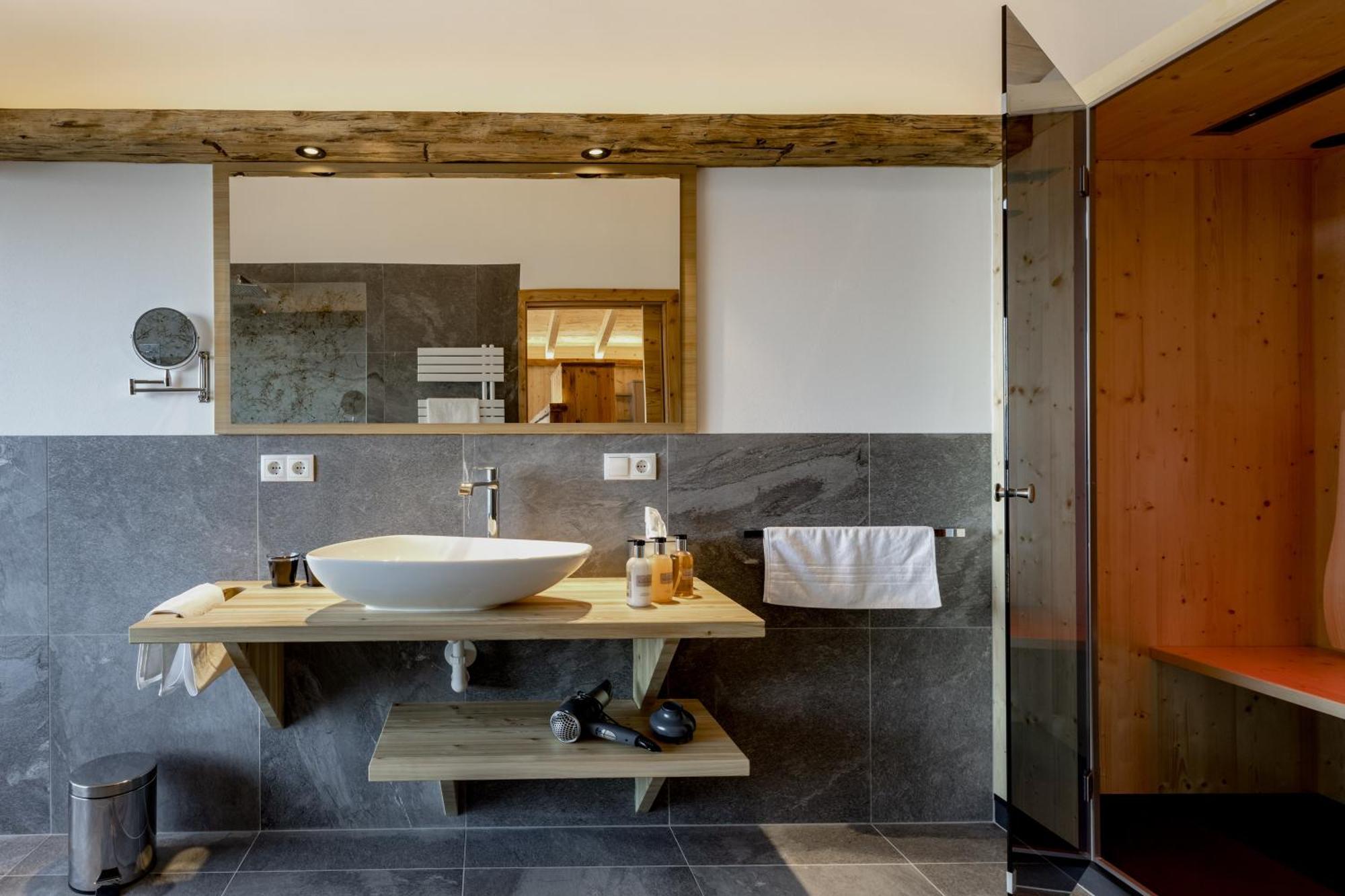 Mountain Village Hasenegg Schenna Room photo