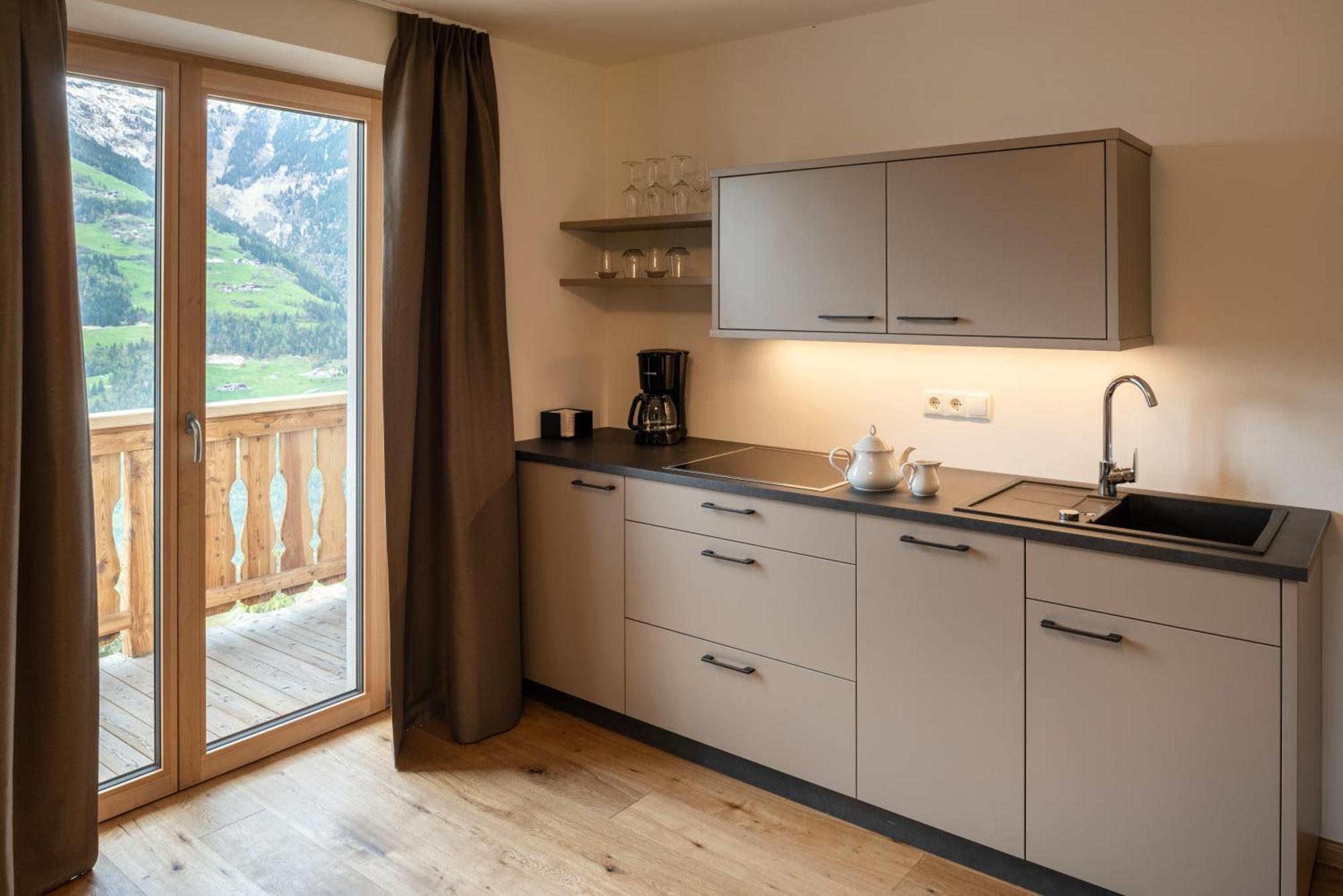Mountain Village Hasenegg Schenna Room photo